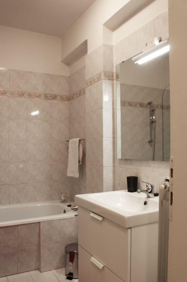 Sunny Corner In City Center With Free Parking Appartement Pula Buitenkant foto