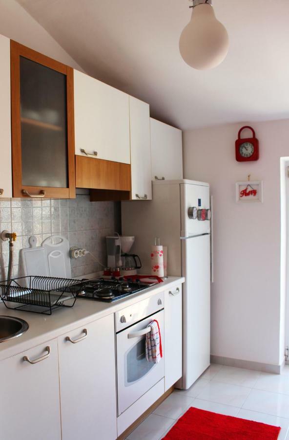 Sunny Corner In City Center With Free Parking Appartement Pula Buitenkant foto