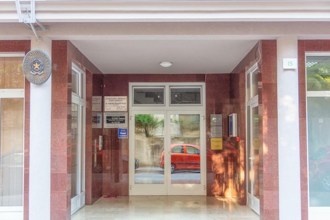Sunny Corner In City Center With Free Parking Appartement Pula Buitenkant foto